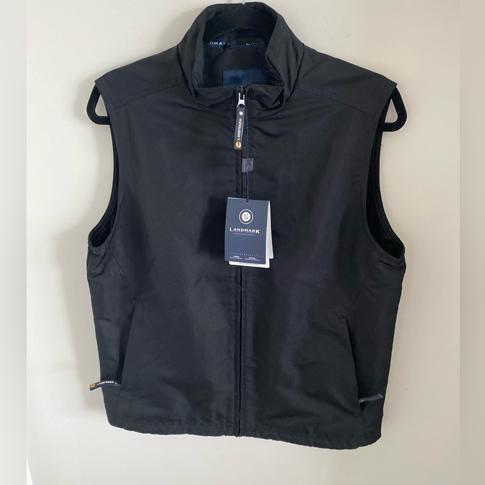 BNWT Landmark Water Resistant Men Women Vest Lined Zippered Front Pockets Sz M